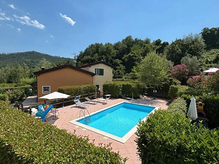 Appartamento bilocale in vendita in Via XXIV Maggio, Borghetto Di Vara