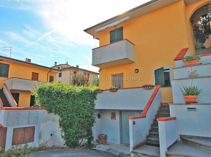 Casa quadrilocale in vendita in Via San Giusto, Lucignano