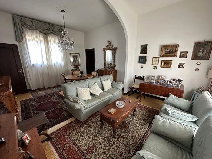 Appartamento trilocale in vendita in Vicolo Bocchi, Adria