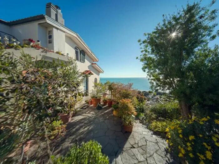 Casa con 6 locali in vendita in Via Poggio dellOrizzonte, Albissola Marina