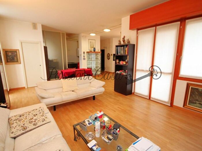 Appartamento trilocale in vendita in Corso Cavour, Vigevano