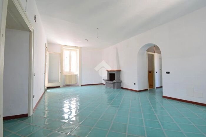 Appartamento trilocale in vendita in Largo Lapati, SantAgata De Goti