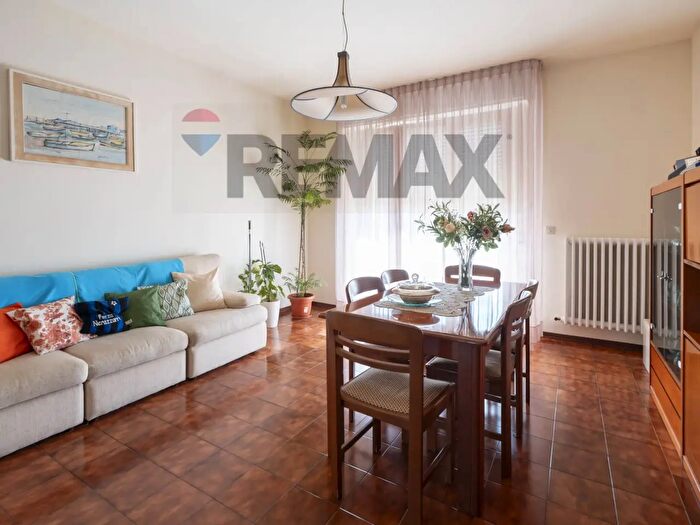 Appartamento con 7 locali in vendita in Via Castagna a, Belvedere Ostrense
