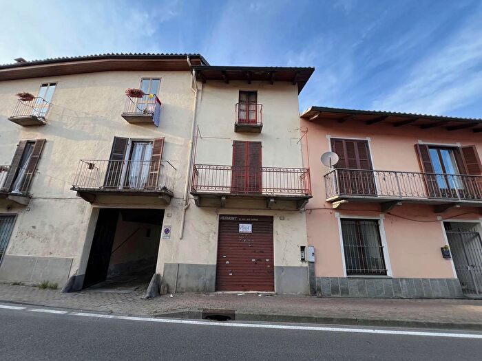 Casa con 6 locali in vendita in Pinerolo