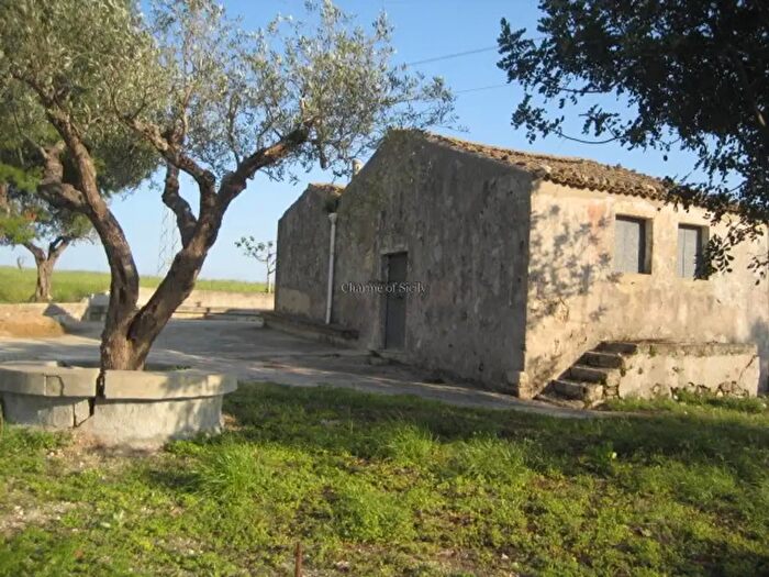 Casa quadrilocale in vendita in Strada Provinciale Saline Panze Longarini, Noto