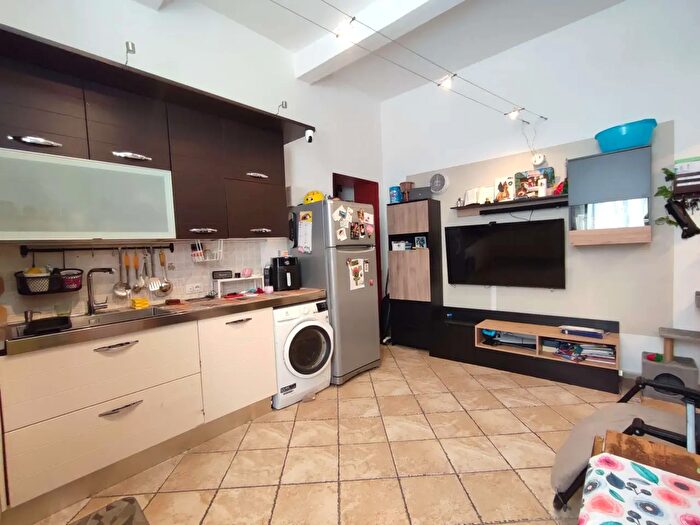 Appartamento trilocale in vendita in Via Fiorenza, Livorno