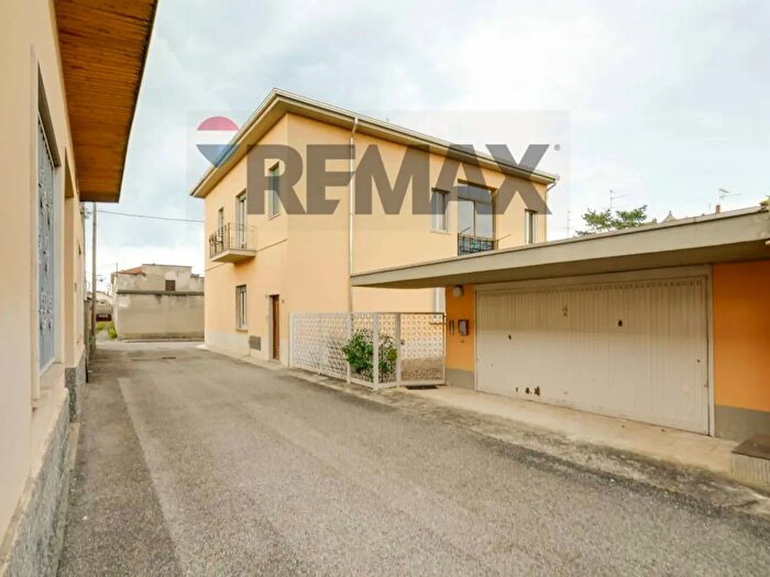 Casa con 6 locali in vendita in Via Benetti, Solbiate Olona