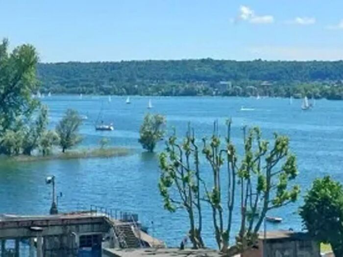 Appartamento trilocale in affitto in Viale Ungheria, Angera