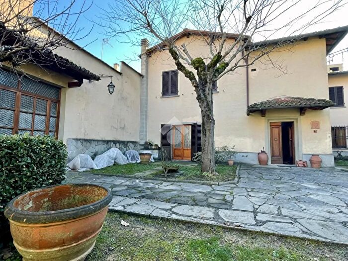 Casa con 7 locali in vendita in Via Provinciale, Scarperia e San Piero