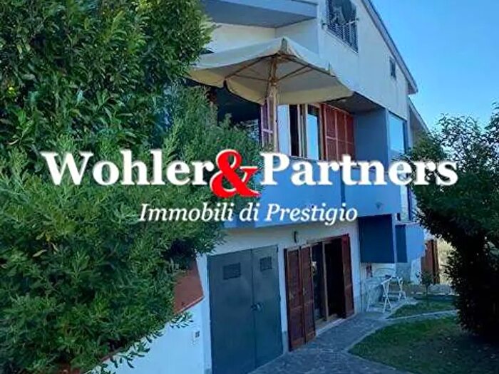 Casa con 20 locali in vendita in Penne