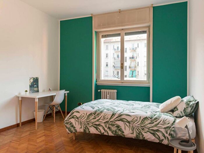 Appartamento con 5 locali in affitto in Viale Campania, Plebisciti Susa, Milano