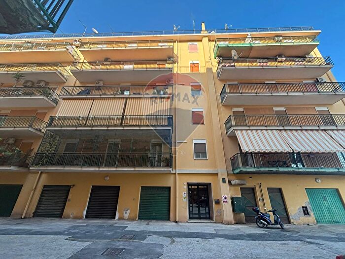 Appartamento con 6 locali in vendita in Viale Scala Greca, Siracusa