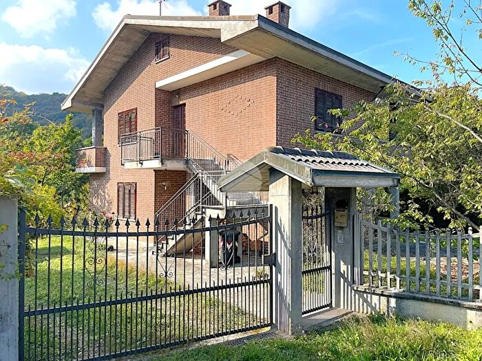 Casa con 6 locali in vendita in Str Biellese, Trana