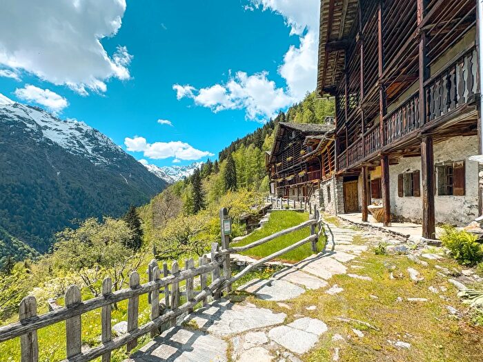 Casa quadrilocale in vendita in Frazione Oro, Alagna Valsesia