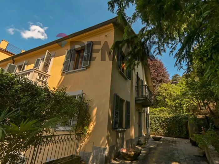 Appartamento con 6 locali in vendita in Strada Consortile del Bellardo, Torino