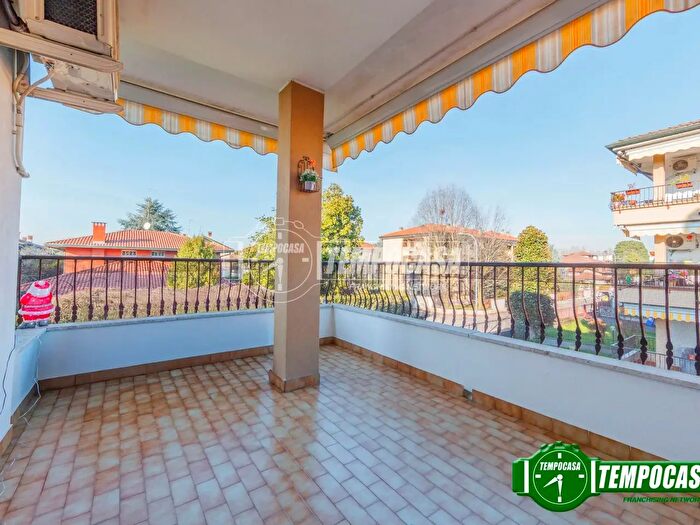 Appartamento trilocale in vendita in Via Galvani, Binasco