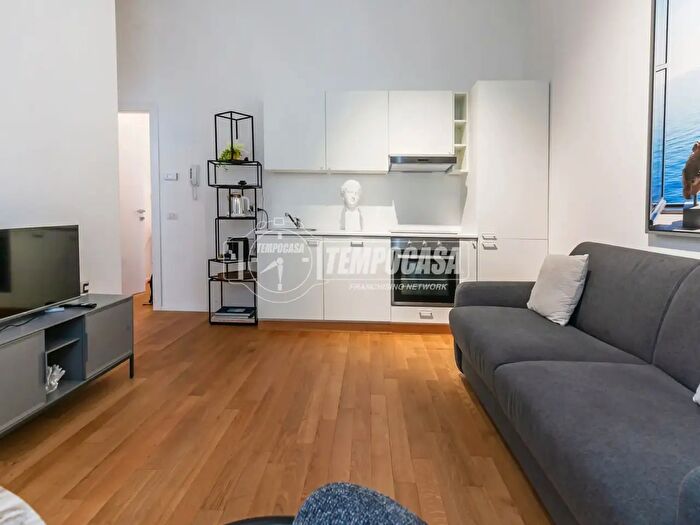 Appartamento bilocale in affitto in Via Carlo Farini, Milano