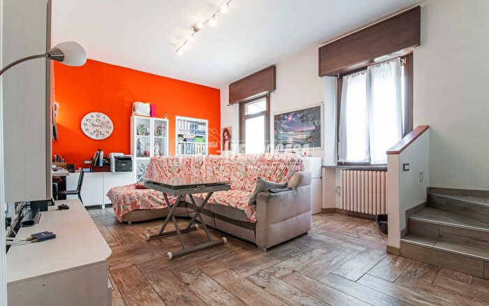 Appartamento trilocale in vendita in Via Grilloni, Appiano Gentile