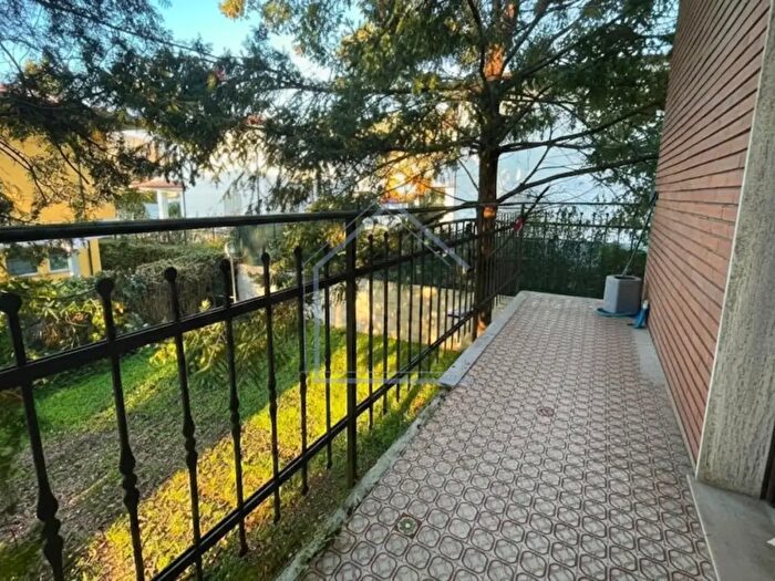 Appartamento con 5 locali in vendita in Pietrasanta