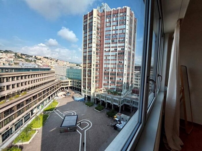 Appartamento trilocale in affitto in Piazza Piccapietra, Centro Città, Genova