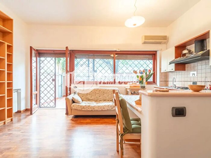 Appartamento monolocale in affitto in Via Carlo Denina, Roma