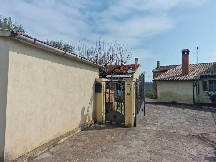 Casa con 6 locali in vendita in Via Valle Molina, Montecastrilli