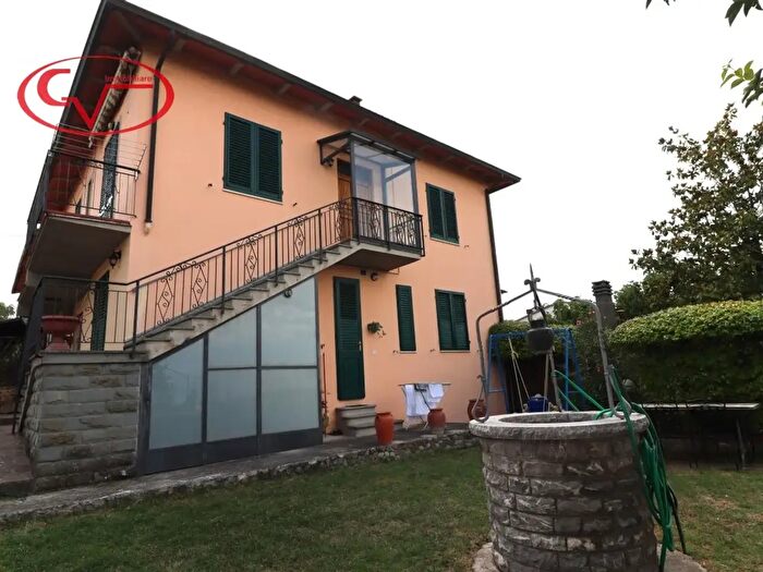 Casa con 8 locali in vendita in Via di Borgazzano, Cavriglia