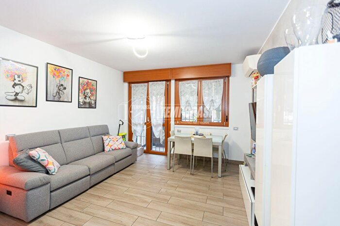 Appartamento trilocale in vendita in Via Gabriele dAnnunzio, Pioltello