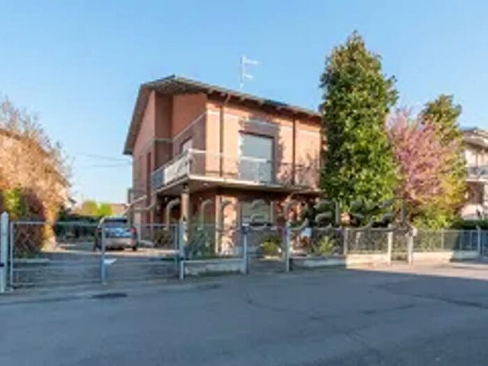 Casa con 8 locali in vendita in Via dei Martiri, Rio Saliceto