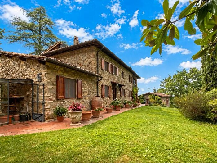 Casa con 10 locali in vendita in Greve In Chianti