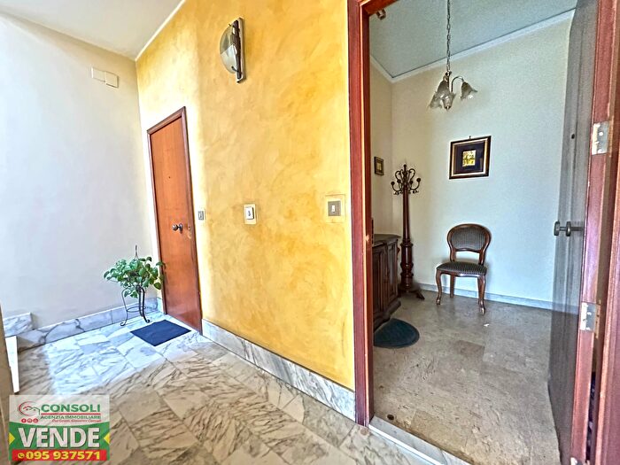 Appartamento con 5 locali in vendita in Via Etna, Riposto