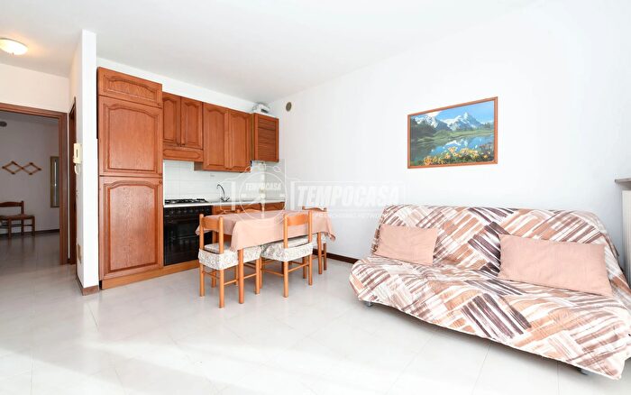 Appartamento bilocale in vendita in Manerba Del Garda