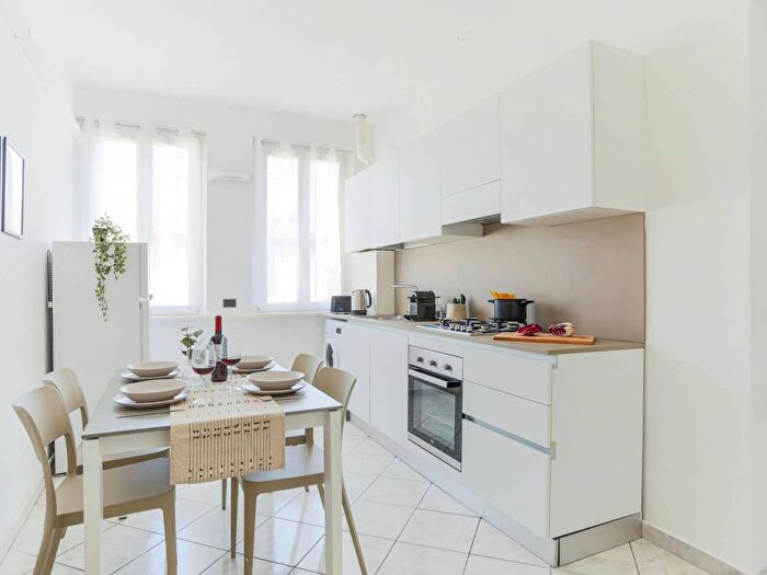 Appartamento trilocale in affitto in Via Bergamo, Montenero, Milano