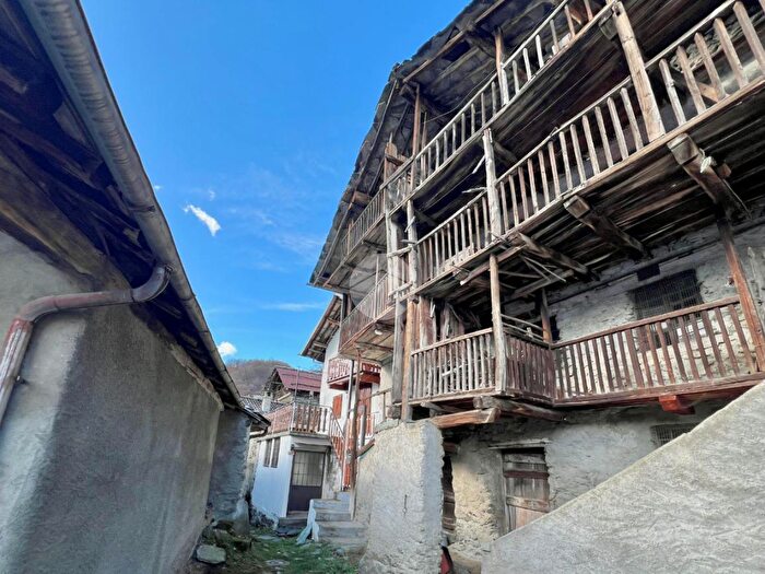 Casa bilocale in vendita in Frazione Pessinea, Viu