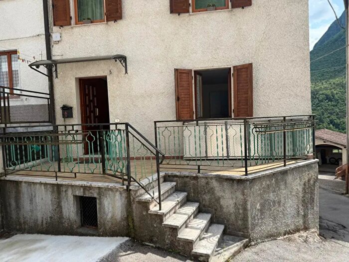 Appartamento trilocale in affitto in Piazza Belfiore, Pedemonte