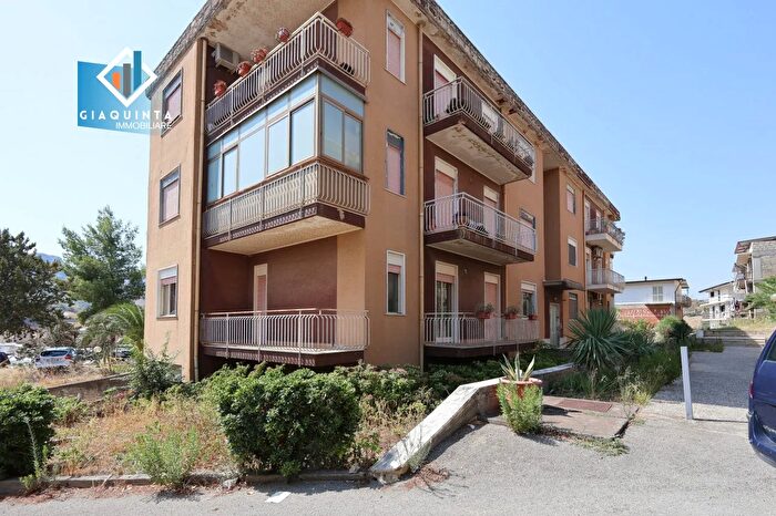 Appartamento quadrilocale in vendita in Via Parma, Palagonia