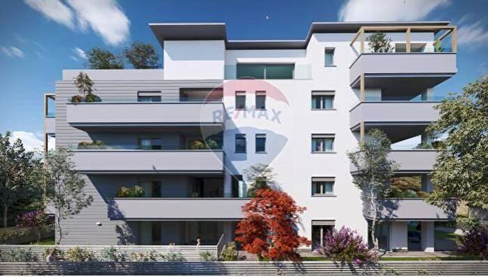 Appartamento quadrilocale in vendita in Via Perosi, Monza