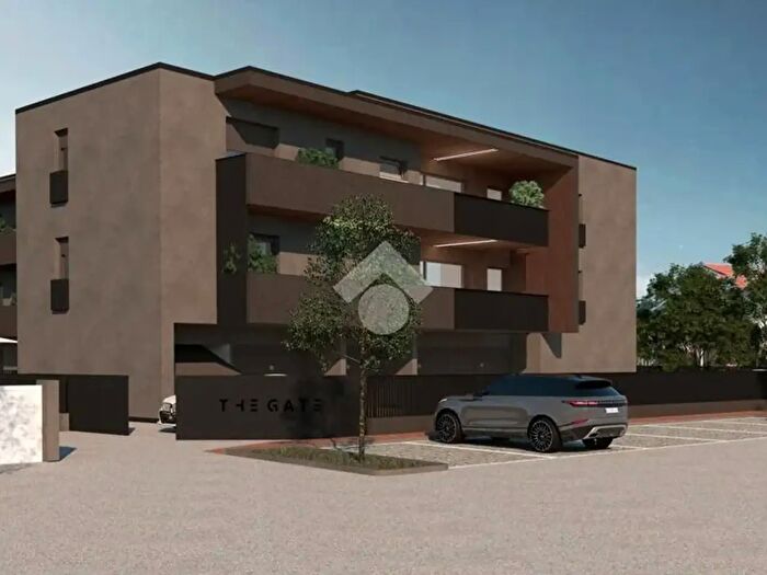 Appartamento quadrilocale in vendita in Via Canova, Fiesso DArtico