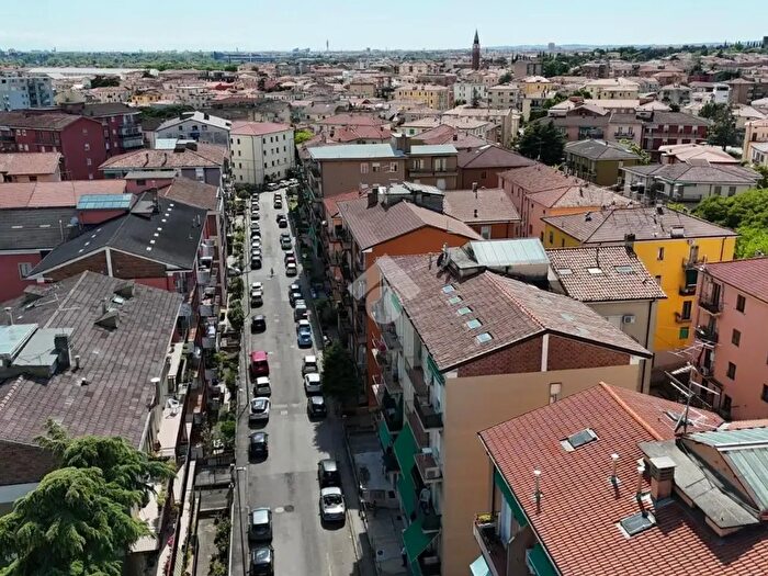 Appartamento trilocale in vendita in Via Paride da Cerea, Verona