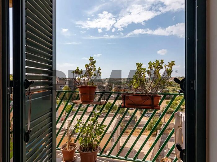 Appartamento con 6 locali in vendita in Via Salvo d'Acquisto, Noto