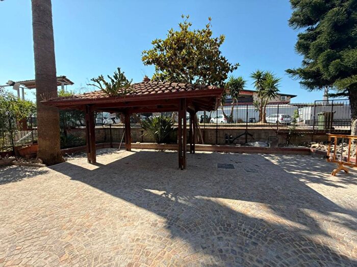 Appartamento quadrilocale in affitto in Via Casalanno, Quarto