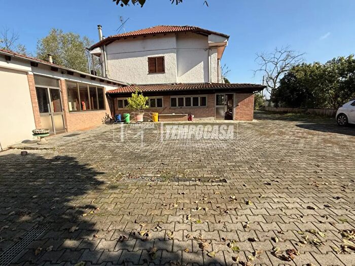 Appartamento con 6 locali in vendita in Località Valgera a, Asti