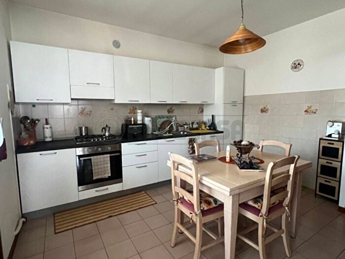 Appartamento con 5 locali in affitto in Via San Paolo, Centro, Nanto