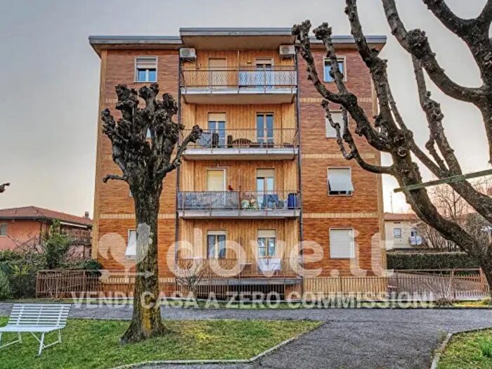 Appartamento trilocale in vendita in Via Grilloni Giuseppe Como, Como