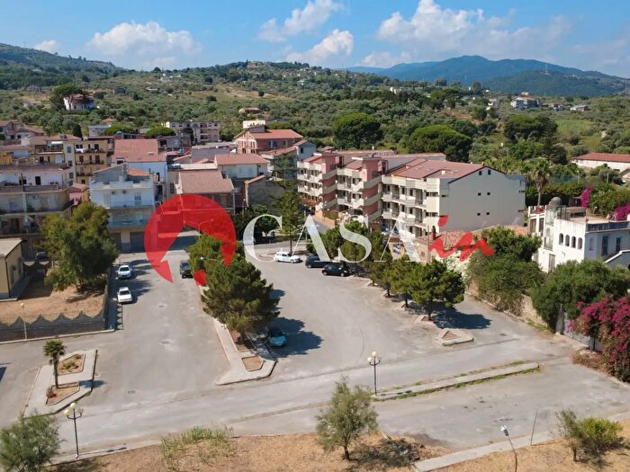 Appartamento con 5 locali in vendita in Via Etnea, Acquedolci