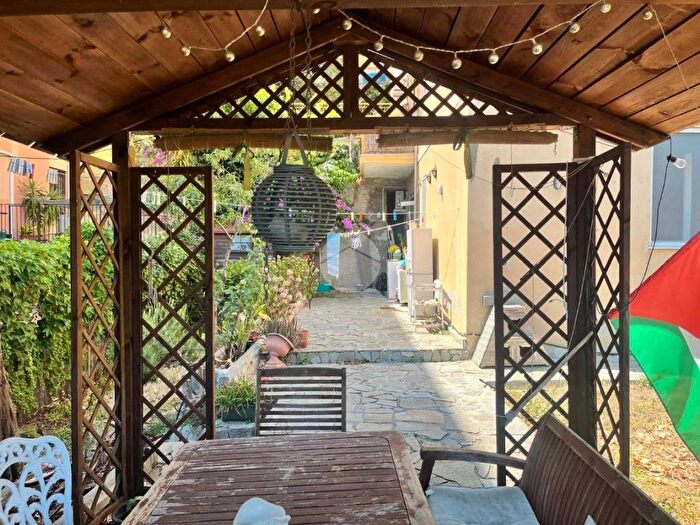 Appartamento trilocale in affitto in Via aurelio robino, Marassi, Genova