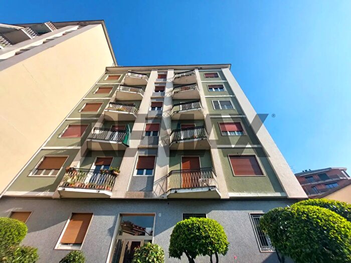 Appartamento trilocale in vendita in Via Oreste Pennati, Monza