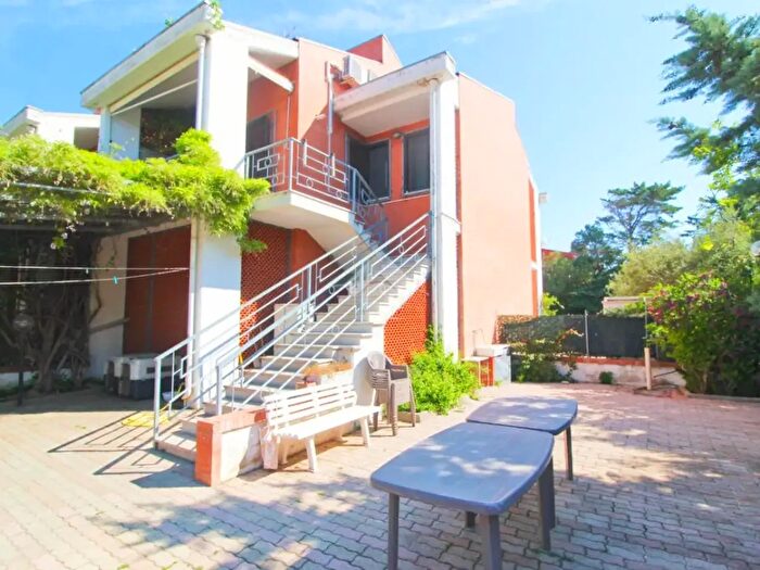 Casa con 5 locali in vendita in Via Lecce, Campomarino