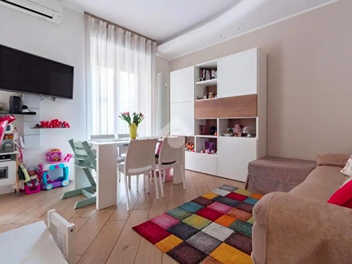 Appartamento trilocale in vendita in Via Berengario, Roma