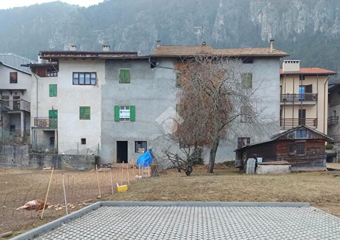 Casa monolocale in vendita in Via Giuseppe Garibaldi, Fai Della Paganella